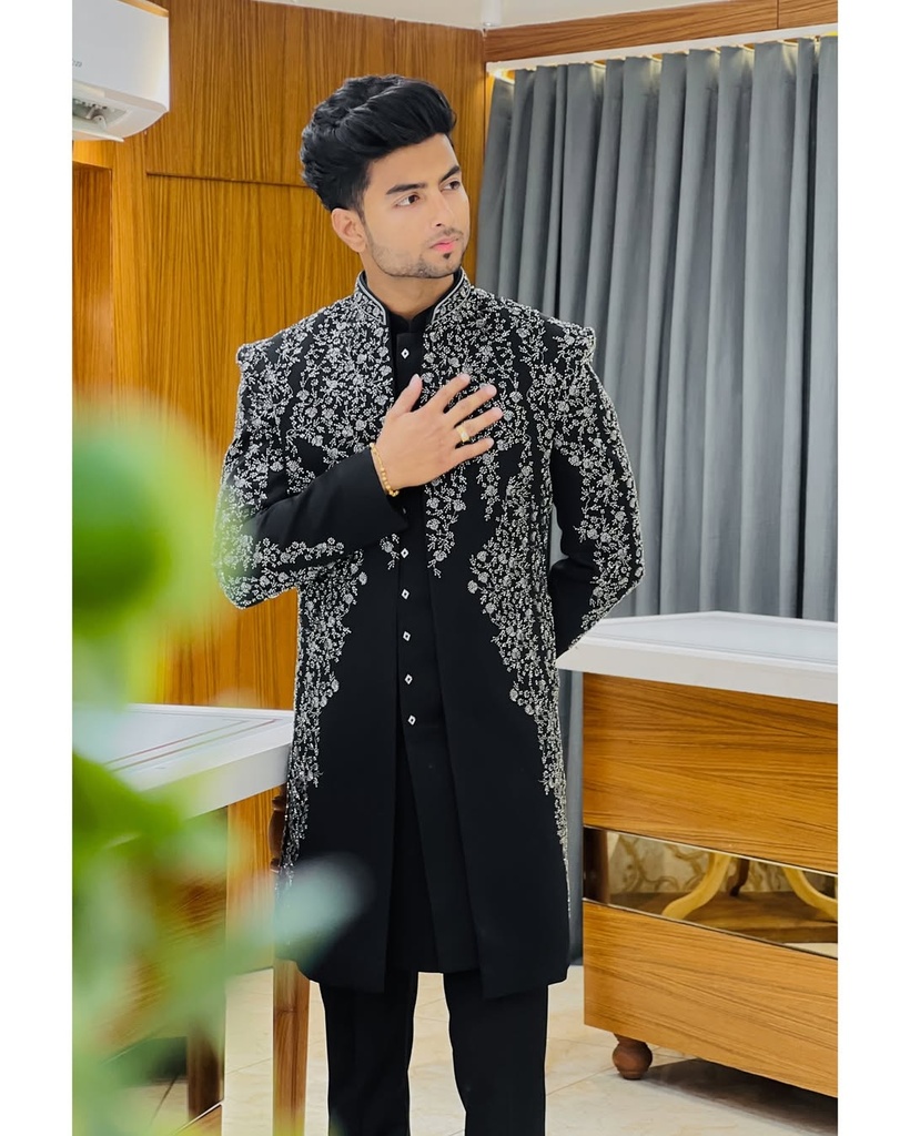 Black kachdana 3 piece Indowestern, crafted with fine handwork and timeless detail. Subtle elegance, bold presence.🖤✨